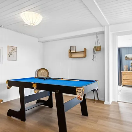Maureen - 300m From The Sea By Interhome
