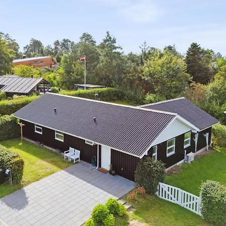 Maureen - 300m From The Sea By Interhome